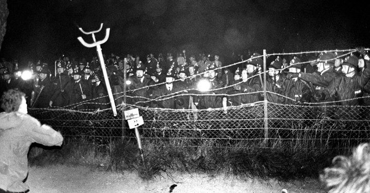 HoeksmaTom's tweet photo. @orgreavejustice @torylies #1980s #ACPO used Police as #national #SPG #Tory #Militia inflicting #StateTerrorism  to any #alternatives @GypsyTravellers @TravellersTimes @LondonGypsyTrav https://t.co/I7Tol4v4F7