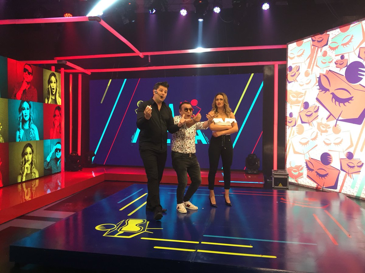 MagoGeorgeOf's tweet photo. Hoy a las 6:00 pm en América! Magia en “La Previa” con @jcorderique y @arizaga_a y además el debut en las calles del gran Ordericopperfield!!!
Hoy 6 pm por Canal 4 no te lo pierdas!
#MagiaenTelevision #MagoGeorge #LaPrevia #Ordericopperfield #ElMagoSoyYo https://t.co/bqLfpzyoMv