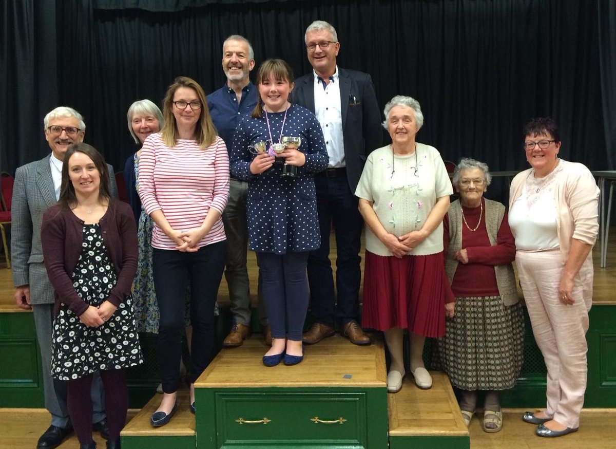 Llanwrtydeisted's tweet photo. Plant yr ardal wedi cefnogi’r eisteddfod leol eto eleni. Am brofiad iddynt. Diolch i’r athrawon a’r rhieni am eu cefnogi 🎶🏆

The local children supported the eisteddfod again this year. A wonderful experience and opportunity for them. Thank you teachers and parents 🎵🥇🥈🥉 https://t.co/y8H7fErabA