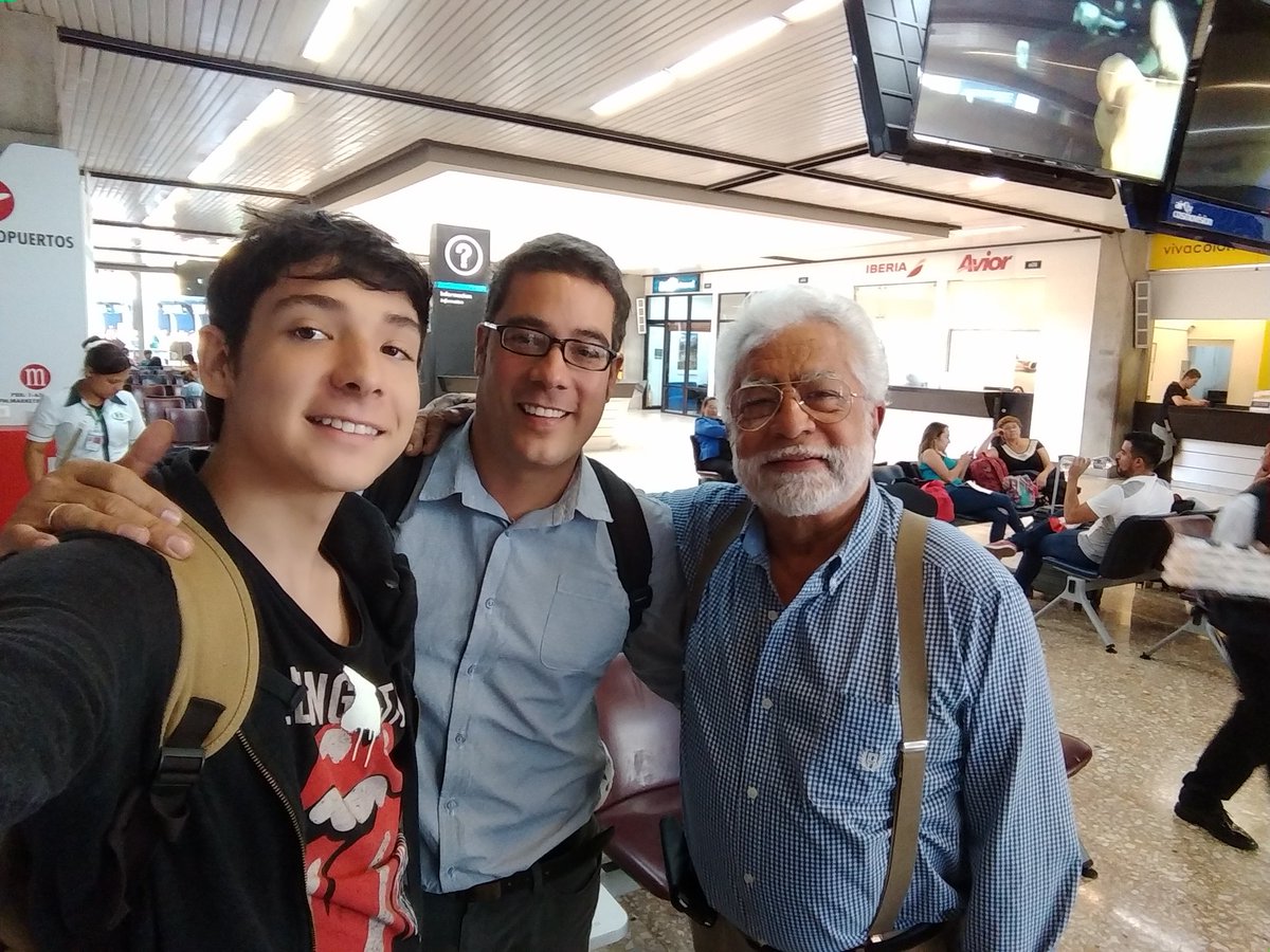 JACKOCHEF1's tweet photo. Acá tres generaciones de la familia Corrales https://t.co/0SpS5j6cPu