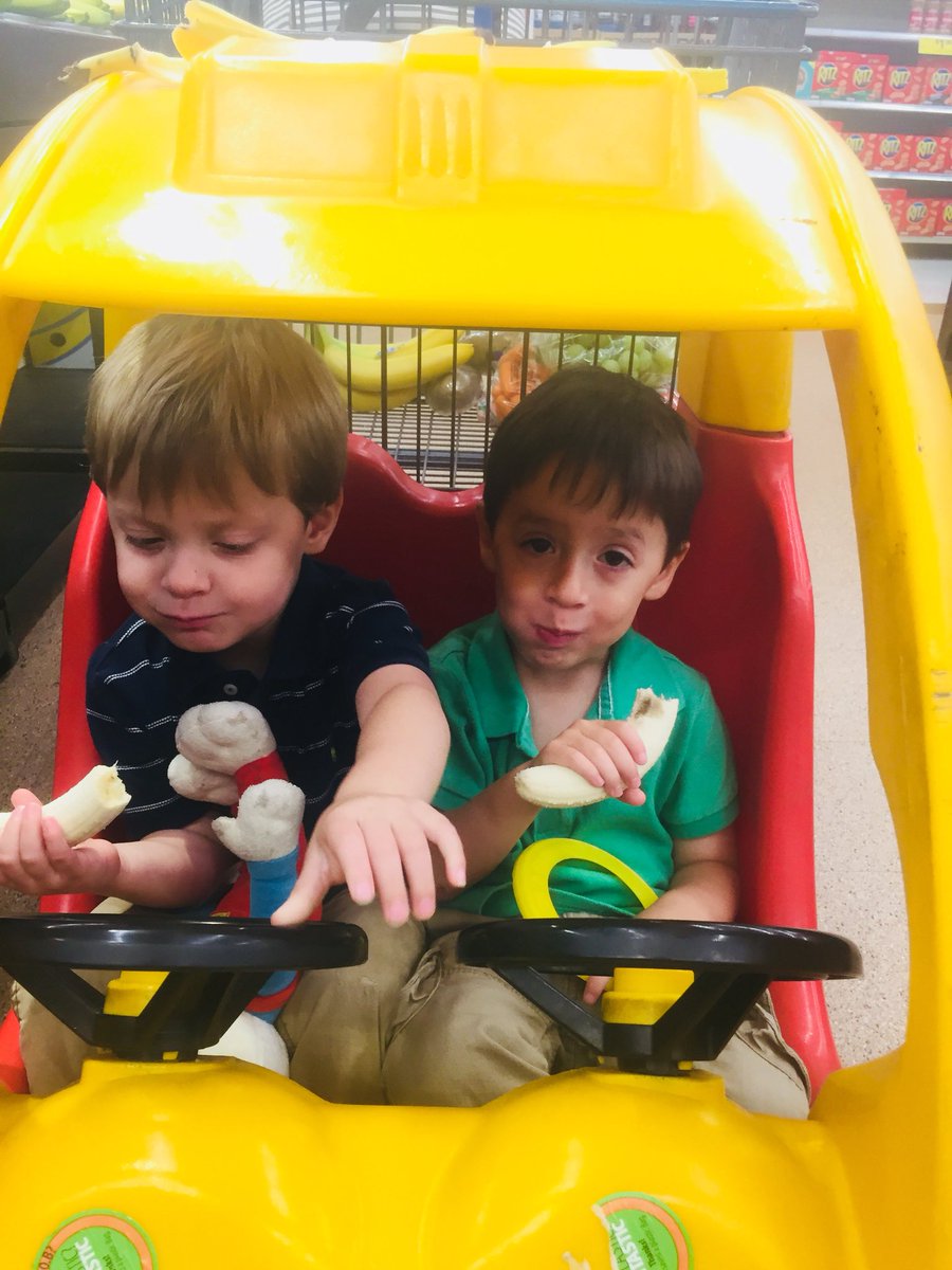 WChick33's tweet photo. @kroger Thank you for the Free Fruit for Kids policy! Between that and the cars attached to the carts, our family picks you every time! https://t.co/bEf8n5s9ka