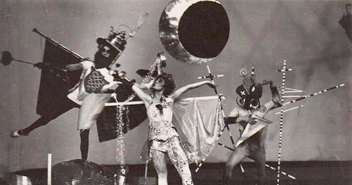 hollandgreco's tweet image. Does anyone know what this is from? #realquestion 🌝✨