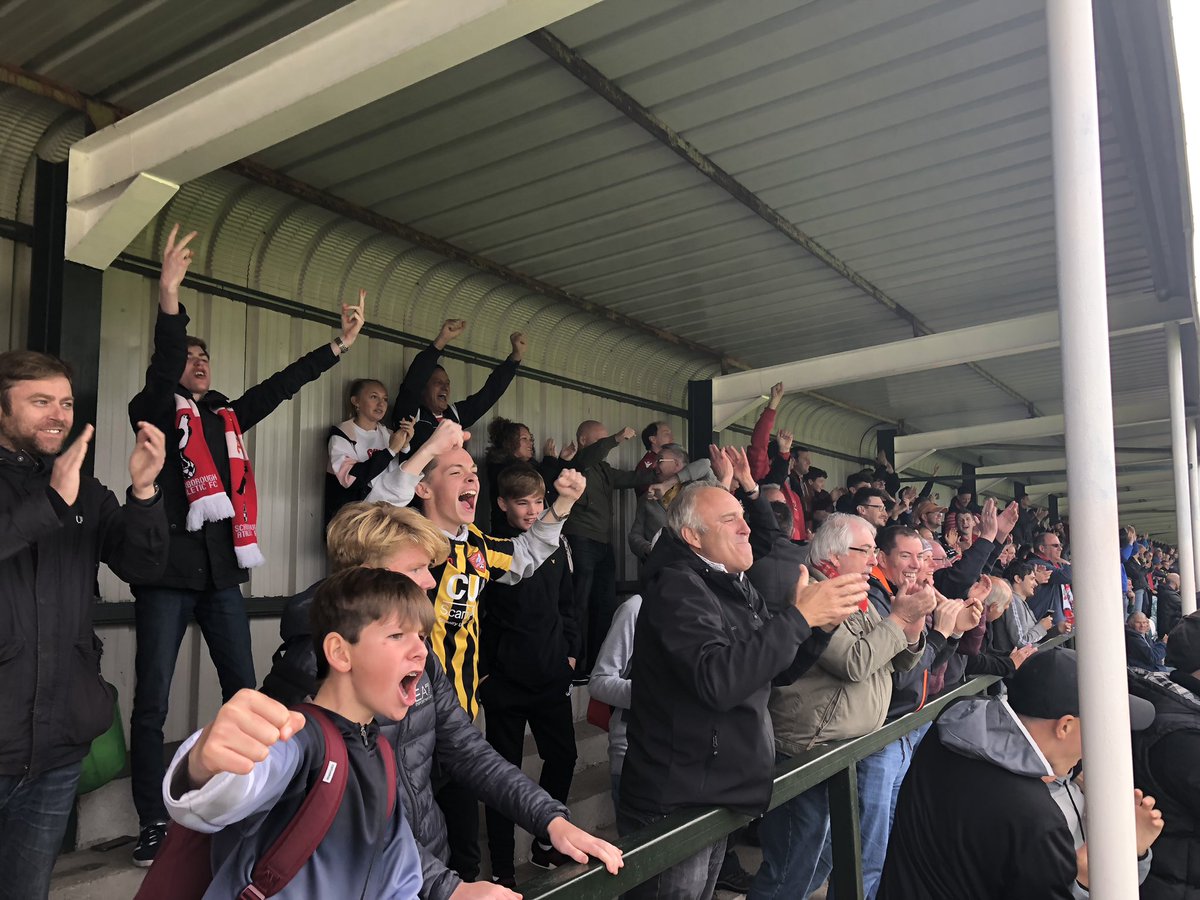 tinyseadog's tweet photo. Really enjoyed my first away day EVER! These guys all helped me and @MiniSeadog cheer the lads on. #AwayDays #AwayFans #UTB @safc https://t.co/midJFNvZ2E