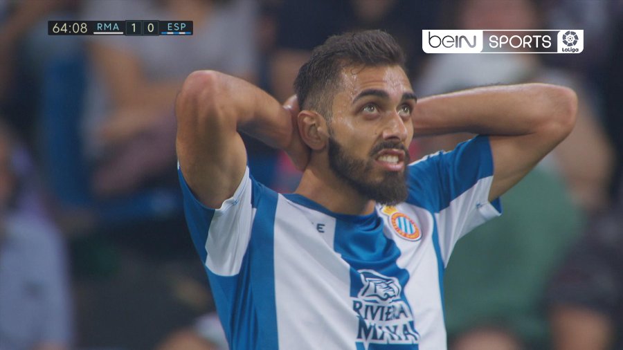 Gol's tweet photo. 📺 #RealMadridEspanyol
 
💥 ¡A punto de marcar ahora un @BorjaIglesias9 que estrella el balón en el travesaño!

⚪⚪ RMA 1-0 ESP ⚪🔵

📲 #beINLaLiga https://t.co/fz6oCCyOc8