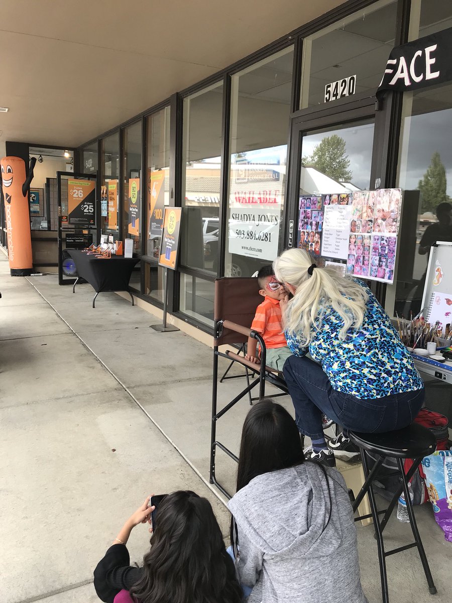 BoostFreedom's tweet image. Pizza Party!!!! #pizza #marcecoltd @MarcecoSheryl @MarcecoSheryl @BoostFreedom @DebNorwood1