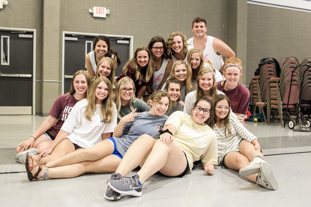 FLiC_TAMU's tweet photo. We had so much fun and so little sleep at FLiC first retreat!!! https://t.co/zK36xKEpki