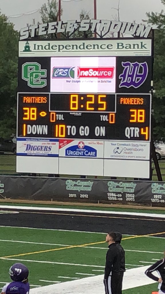 KelliClaypool's tweet photo. At 8:25 we’re tied...THEN at 8:09 TOUCHDOWN!! #4quarter. My heart can’t take this...for real y’all!! Close game all the way!! Concession needs to sell #kentuckybourbon for games like this!!! #nailbiter #panthers #collegefootball #kywesleyan https://t.co/p1uUCubxHo