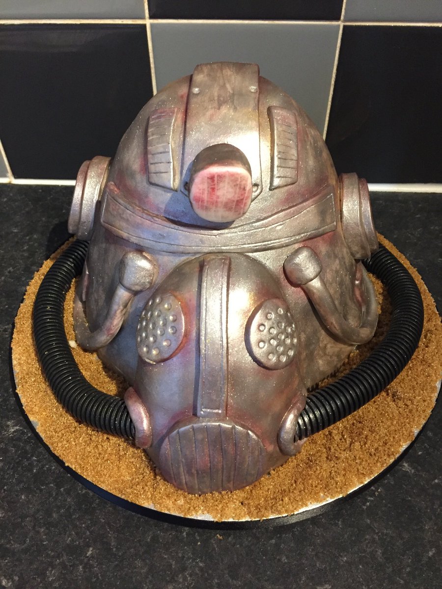 SarahTasker22's tweet photo. @Fallout #hadagoatacakeforafalloutfanfriend https://t.co/WaXrHNU7tN