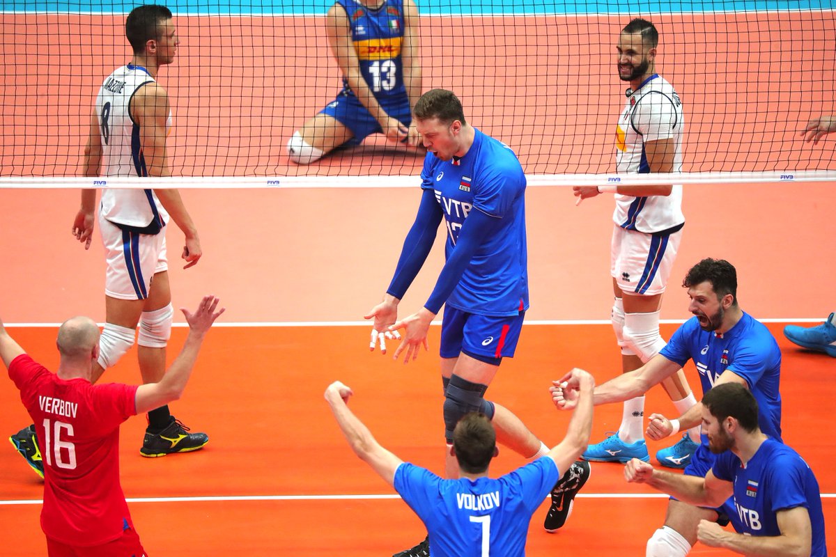 MilanoVolley18's tweet photo. Il cuore di Milano spinge l’Italia alla terza fase del Mondiale… 12.800  spettatori per i ragazzi di Blengini che hanno costretto i freschi vincitori della #VNL al 5° set  #iotifoazzurro #volleyball #LaNazionale  #FivbMensWCH #VolleyMondiali18 #VolleyballWChs #ItaliaRussia https://t.co/92RiOEBZrg