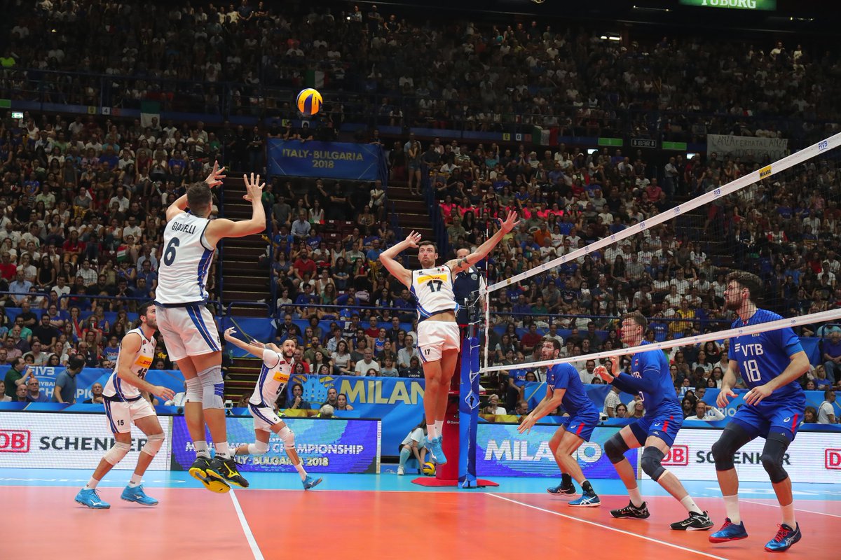 MilanoVolley18's tweet photo. Il cuore di Milano spinge l’Italia alla terza fase del Mondiale… 12.800  spettatori per i ragazzi di Blengini che hanno costretto i freschi vincitori della #VNL al 5° set  #iotifoazzurro #volleyball #LaNazionale  #FivbMensWCH #VolleyMondiali18 #VolleyballWChs #ItaliaRussia https://t.co/92RiOEBZrg