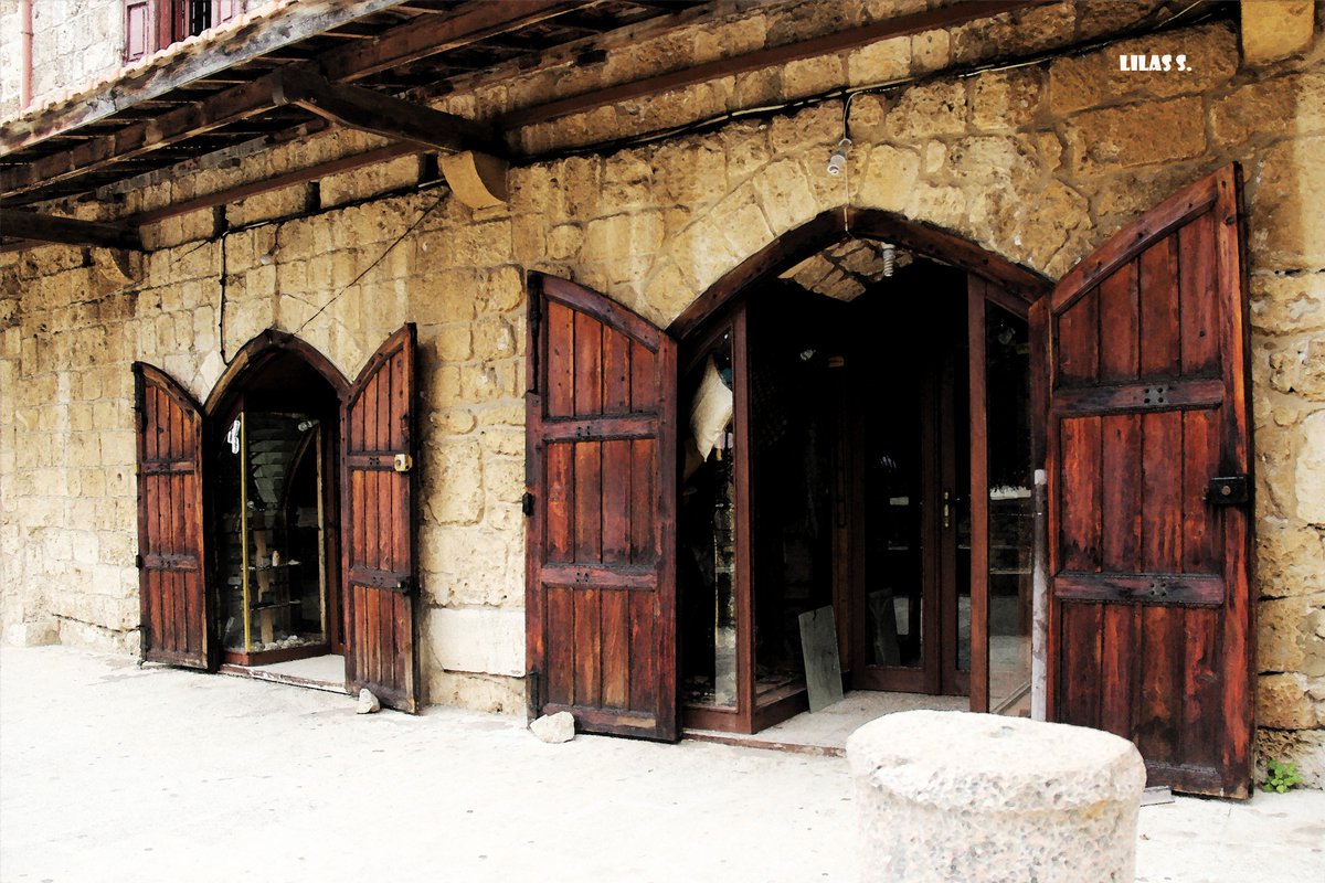 lilassaffarini's tweet photo. #explore #explorer #adventure #travel #trip #tour #journey #Lebanon #traveler #hike #hiking #hikers #photography #photooftheday #photoshot #photo #image #canon #love #walk #doors #colomns  #street #streetphoto #history #Byblos #church #palms #ancient #colors #amazing #world ♥ https://t.co/590k1ZrMvY