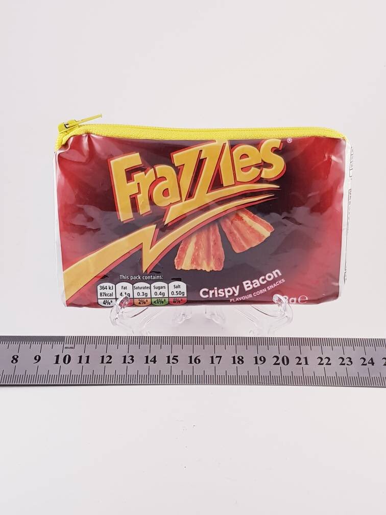 AltStitches's tweet photo. Frazzles Crispy #Bacon  #Recycled Crisp Packet Purse  #etsy #uniquepurse #funnypurse #food #hungry #frazzles  #handmade https://t.co/IgUl3lqT5r https://t.co/iXb0UAC3NG