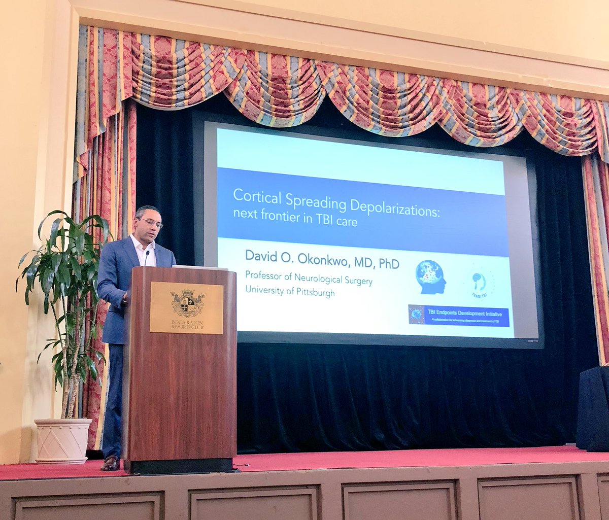 COSBID's tweet image. Keynote from the incomparable David Okonkwo #SpreadingDepolarizations #COSBID2018