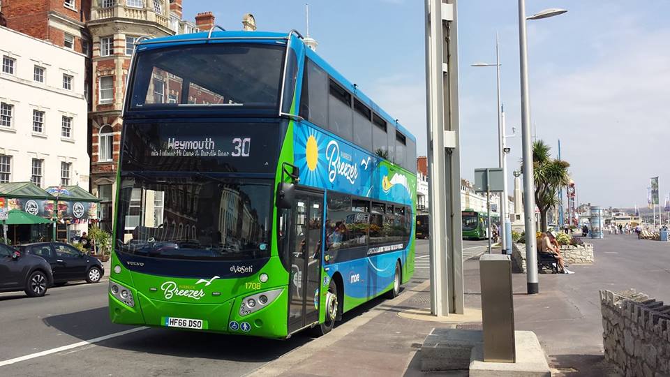 SandiGraham45's tweet photo. a few different pics, in different locations throughout the summer season on the lovely route 30. Great route and was a priviledge to drive :) https://t.co/6ka25pmegH