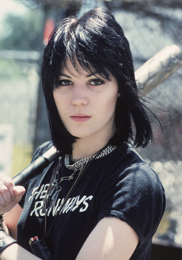 The girl who doesn\t give a damn about her reputation turns 60 today!

Happy Birthday Joan Jett 