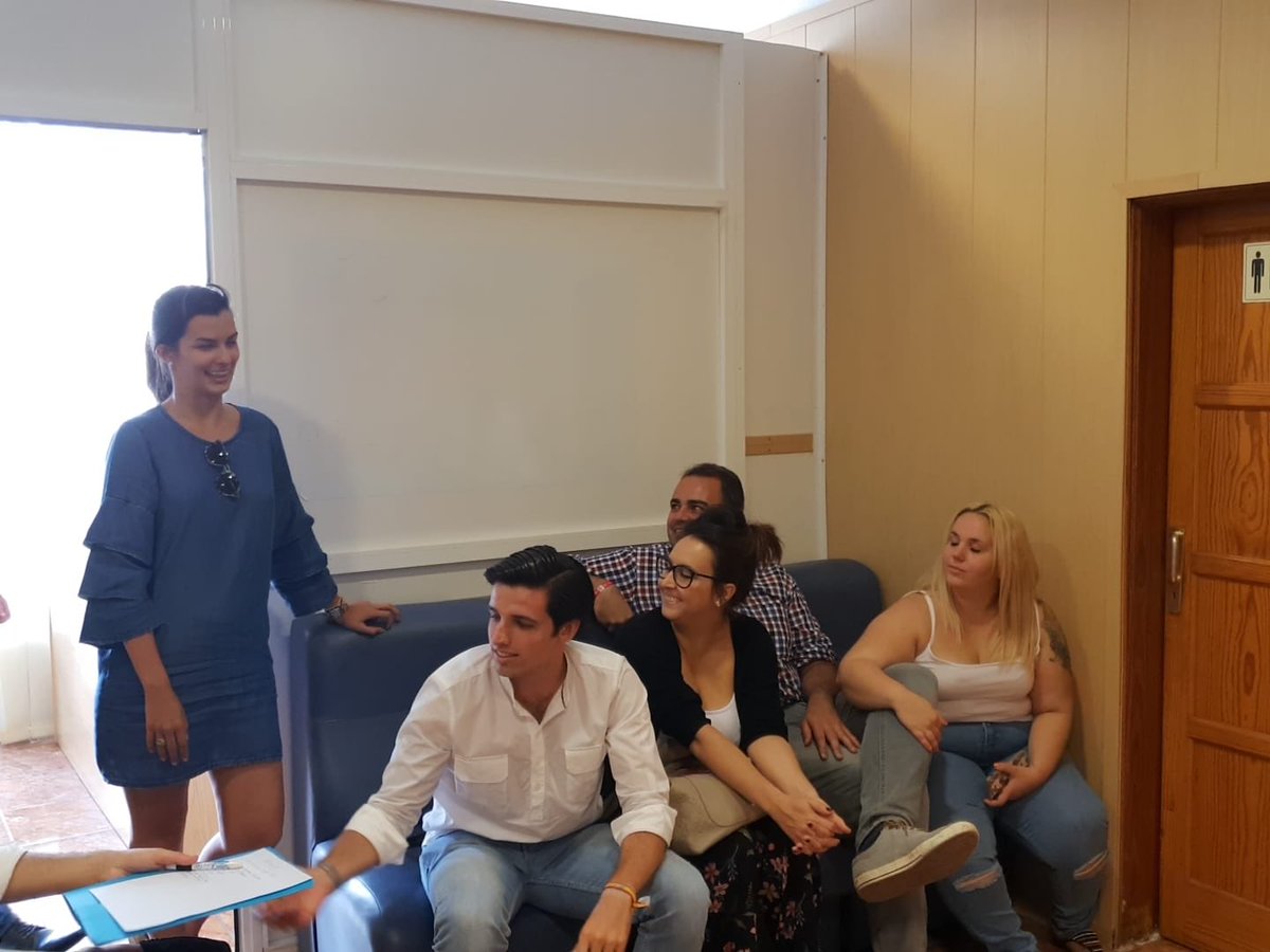 Nuestra presidenta insular Lara Cabrera y nuestra compañera de La Graciosa @arrochanieves acuden a la Junta Directiva Autonómica de @nnggcanarias 

SEGUIMOS TRABAJANDO!! #Objetivo2019