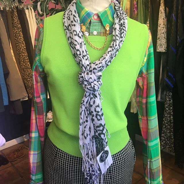 slc_WE's tweet photo. Celebrating fall equinox with balancing contrast in colors 💚💜
.
.
#bright #gucci #fun #fashion #fashionforward #style #trend #balance #contrast #equinox #shopping #vintage #vintageclothing #clothing #utahisrad #slc https://t.co/RFofTfVR39