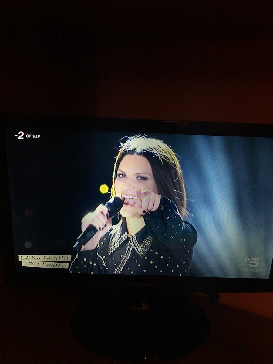 Perché è importante...tu sei importante #FattiSentireWolrdTour  #circomassimo #❤️ @LauraPausini sei la colonna sonora della mia vita😘😘