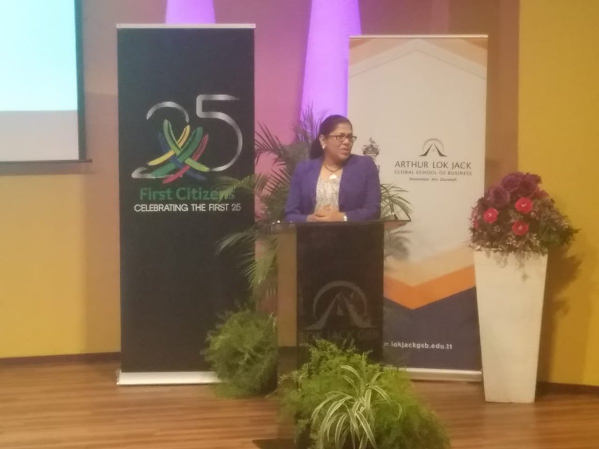 lokjackgsb's tweet photo. Mrs. Neela Moonilal-Kissoon, General Manager Human Resources, First Citizens gives the thank you and closing remarks at the #GIL2018 #girlsslay @WePutYouFirst https://t.co/SCesTFBcC0