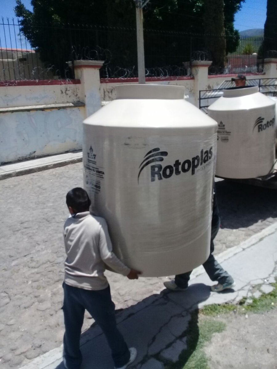 jade412la's tweet photo. Seguimos entregando Materiales Del Programa de Mejoramiento de Vivienda de Congregación Mariana Trinitaria. #ApoyandoCJ #UnidosSJR #SanJuandelRio https://t.co/6NzXu4jhB5