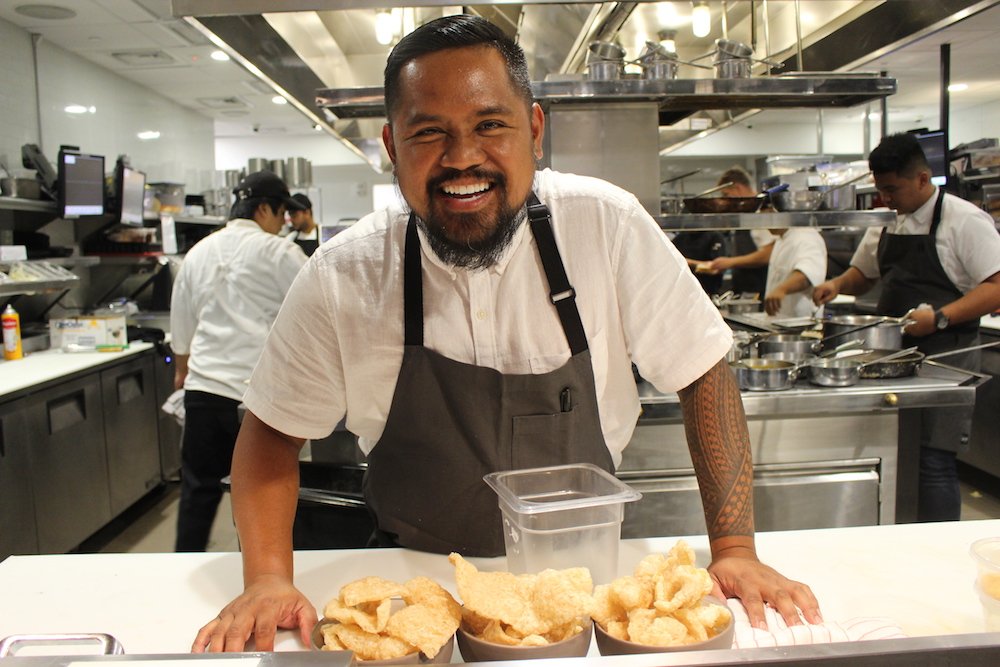 honolulumag's tweet photo. Top Chef @chefwonder of @tinroofmaui serves his food, his way. The #Hilo native opens #LineageMaui, a restaurant serving bold local fare, on a #Maui on Oct. 15. https://t.co/gx0O8SIcsD https://t.co/QTTjTsMBs3