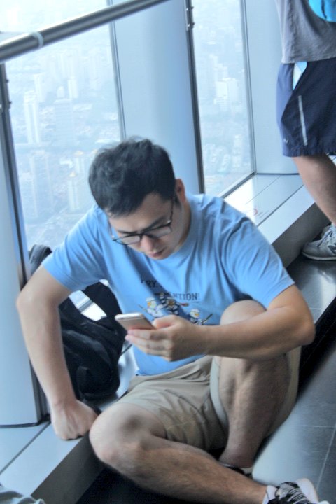 PinoyStreetDadd's tweet photo. Si #Chinese #Daddy busy sa cellphone niya, ako busy hanapin yung guhit nh #bayag at #burat niya.

#SarapNgAma #ChineseDaddy #Titi #Kantot #Bakat #Chinito #SimutSarapTamod https://t.co/CDzoDg5ZnC
