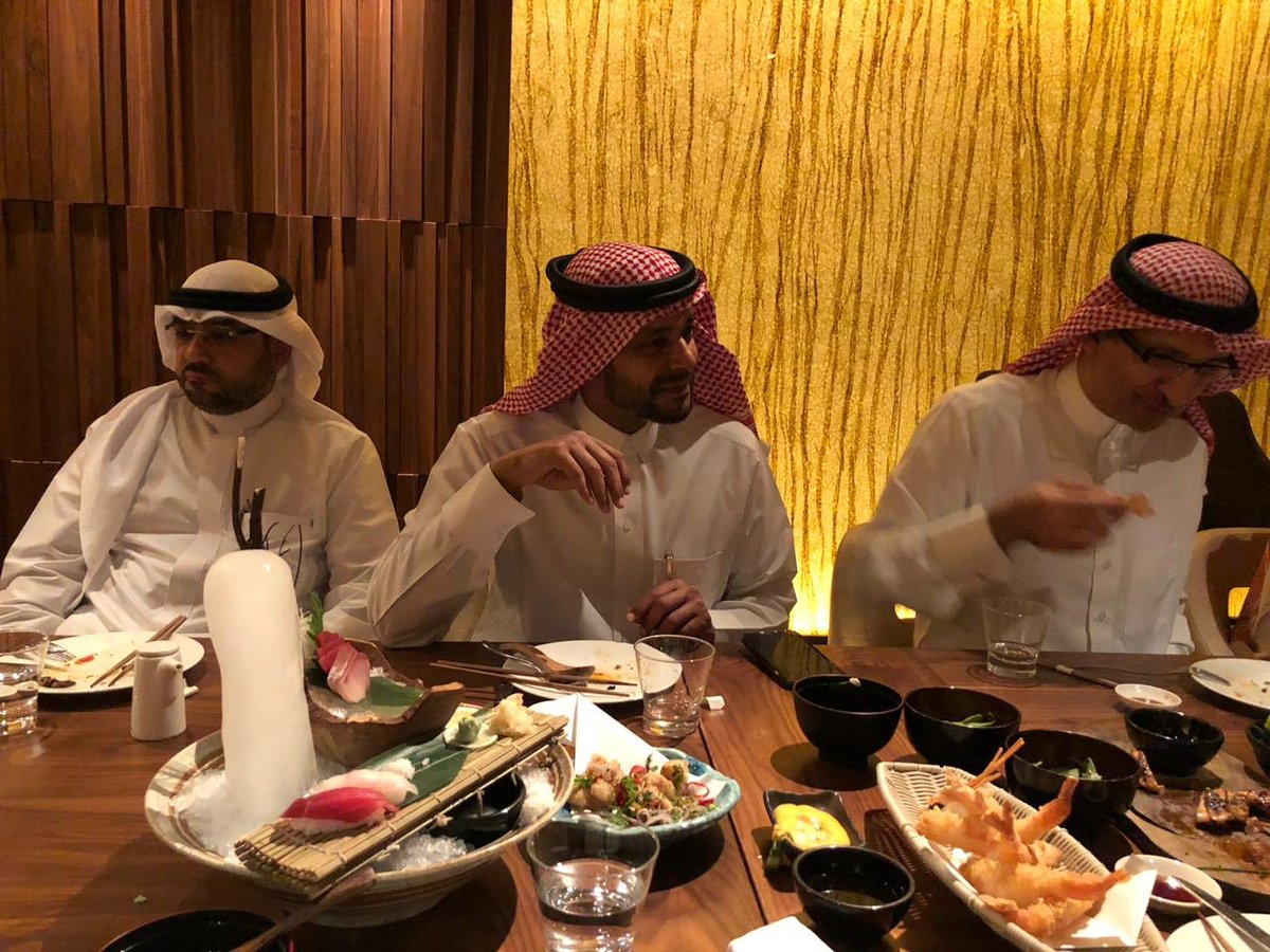 KurdimohKurdi's tweet photo. سعدت الليله بإجتماع الدفعه ( زملاء الدراسة في كليه الطب جامعه الملك سعود وخريجي دفعه ١٩٩١ ) اشكر كل من لبى دعوتي والحمدلله ،،والله يديم الصداقة والمحبه و يبارك لنا جمعنا دائما وأبدا 🇸🇦🇸🇦🇸🇦🇸🇦👍😍 https://t.co/7cLg5ieaua