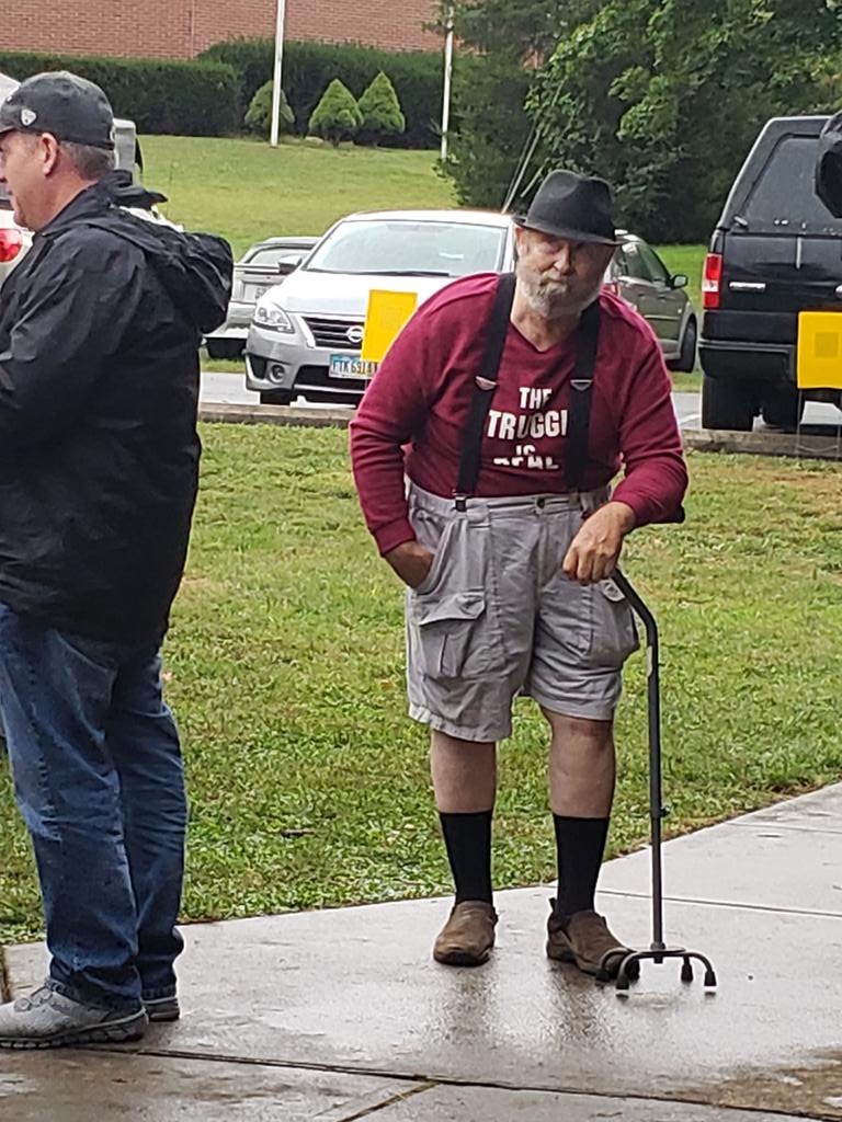 ItsMeSamPodcast's tweet photo. This guy gets me.
#festival #thestruggleisreal #peoplewatchingismyfavoritesport #podernfamily #podcast #itsmesam https://t.co/6Ar6ECu0Jk