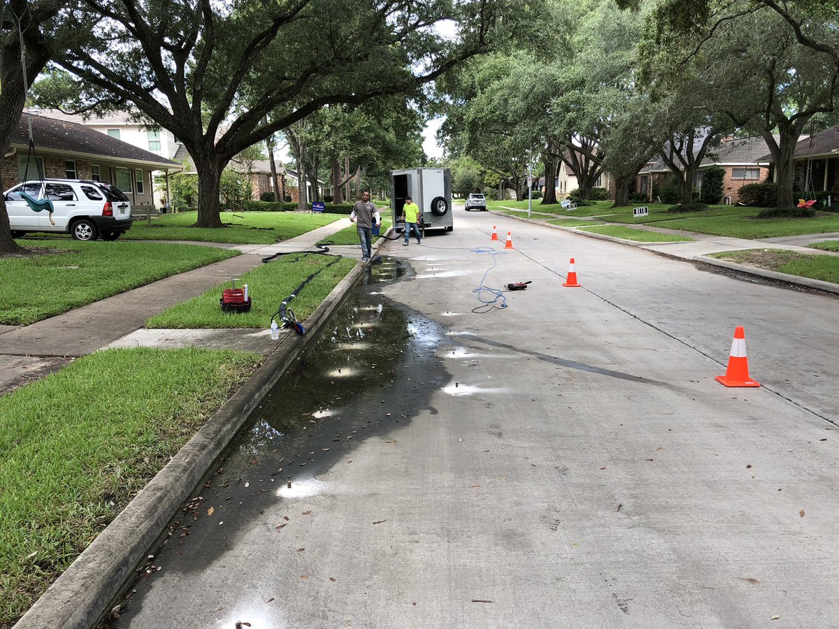 leveledconcrete's tweet image. Solving water problems for the @HoustonTX. Ponding water provides a place for mosquitos and West Nile. Simple, fast, effective repairs in less than one day #geotechnicalfoam #terrathane #concretelifting #polyurethane #polylevel #polylift #slabjacking #mudjacking #leveledconcrete