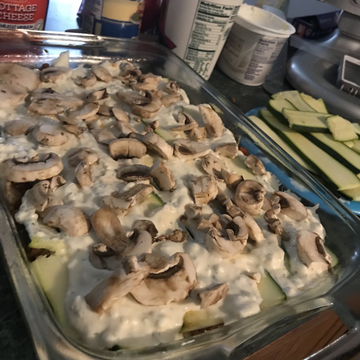 CharminEXSoft's tweet image. Hell yeah! Tonight is “Zoodle” Lasagna w/ Meat Sauce, Ricotta Cheese, Mushrooms, Mozzarella Cheese, Herbs &amp;amp; Spices, basically everything that’s in a normal Lasagna only replacing the Pasta with Zucchini 🤤👍 #ketolife #ketostrong #Ketogenic #ketogenicdiet -26lbs as of 2day 🙌