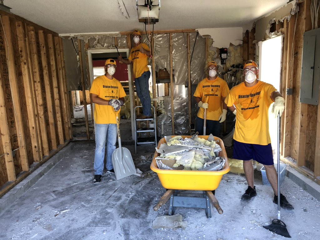 The team did an unbelievable job in New Bern today helping families recover in the wake of Hurricane Florence #PiratesHelpingPirates #PirateNation #Ifyoucanswingabatyoucanswingahammer