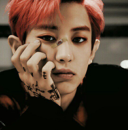 FallenAngelLu7's tweet photo. tu música, tu voz, me elevan al cielo y cuando rapeas amor me hundes en el infierno, eres tan apasionado y fuerte, eres luz y oscuridad en una persona, te amo Yeol 💗💗💗
#WhyWeLoveChanyeol #8HAND
@weareoneEXO
#EXO_ComingSoon https://t.co/S9va0R313B
