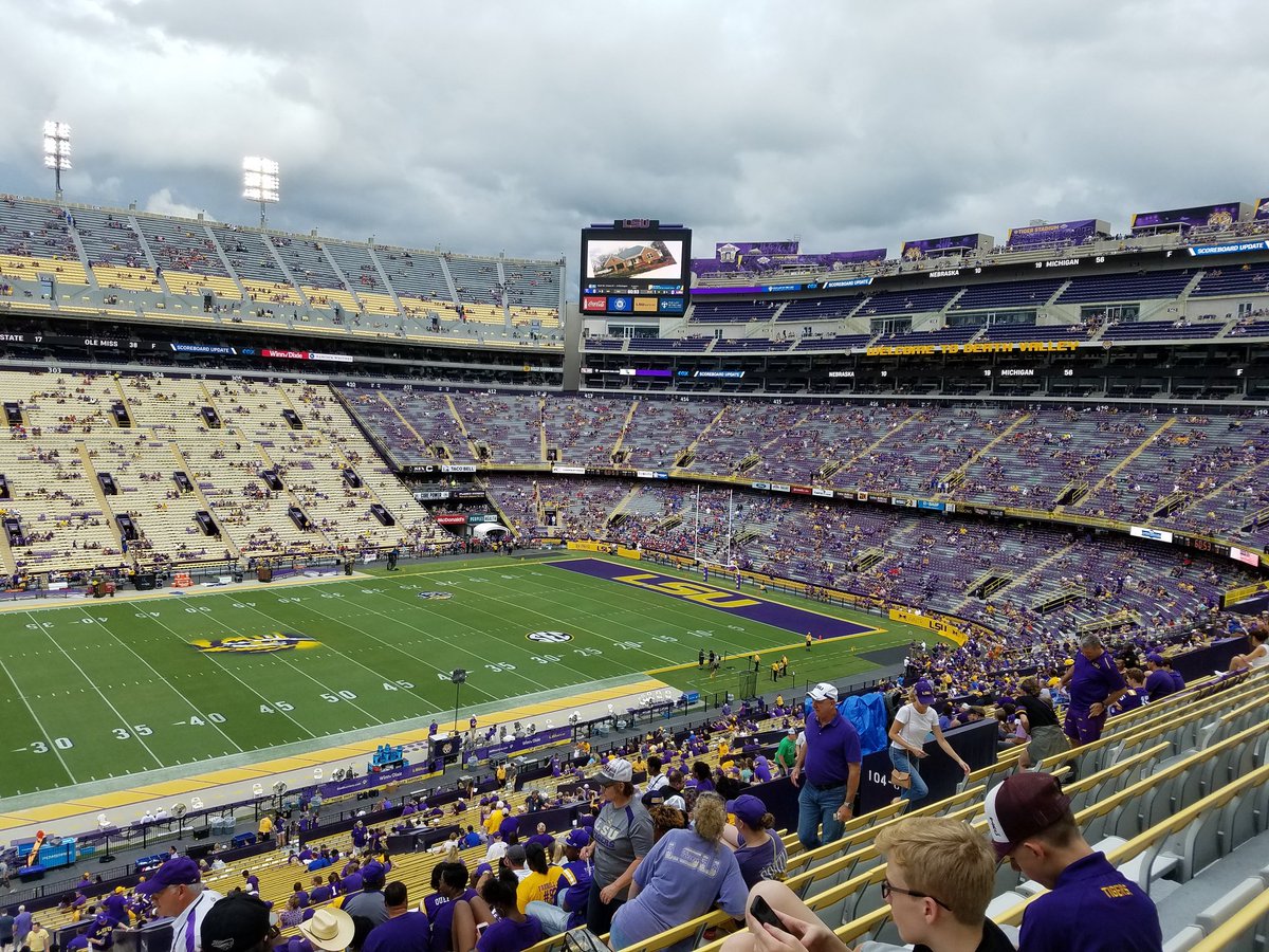 NewlinGreg's tweet photo. First game at Death Valley #lsufootball https://t.co/ftNEQUD1YI