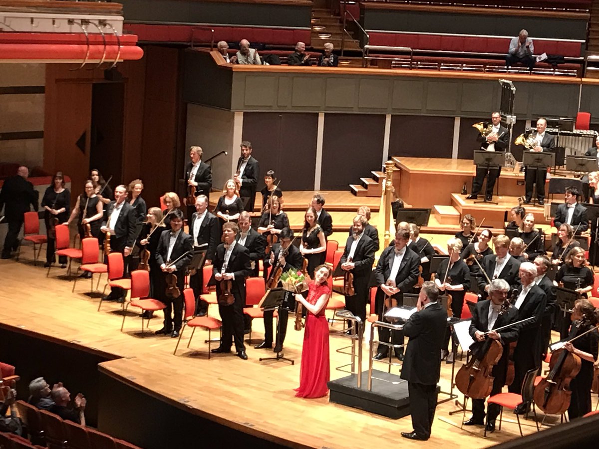 Great fun eve <a href="/THSHBirmingham/">THSH</a> Thank you <a href="/TheCBSO/">CBSO</a> <a href="/stevebell62/">Stephen Bell</a>! 💐#Wieniawski #Kreisler