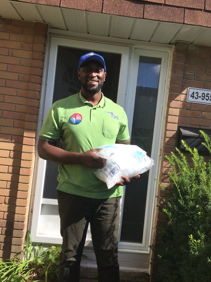 FabienKalalaCim's tweet photo. A special thank you to the #FFCC #team for thinking of the bare necessities of the community. Thanks to your efforts, we were all able to salvage the contents of our fridges today.
#icedelivery #teamwork #RiverWard @CarlingtonCA @CarHeightsARA @HuntClubCA @RiversideParkCR https://t.co/MM4JBdK8dQ