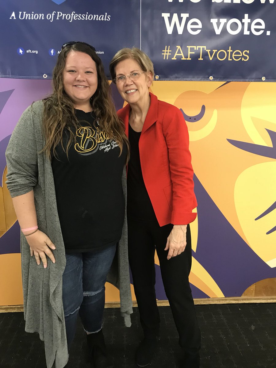 MsThornton4's tweet photo. Can’t wait to show my government students who I met today! @SenWarren 💙💙💙 https://t.co/TWtW2Ah69a