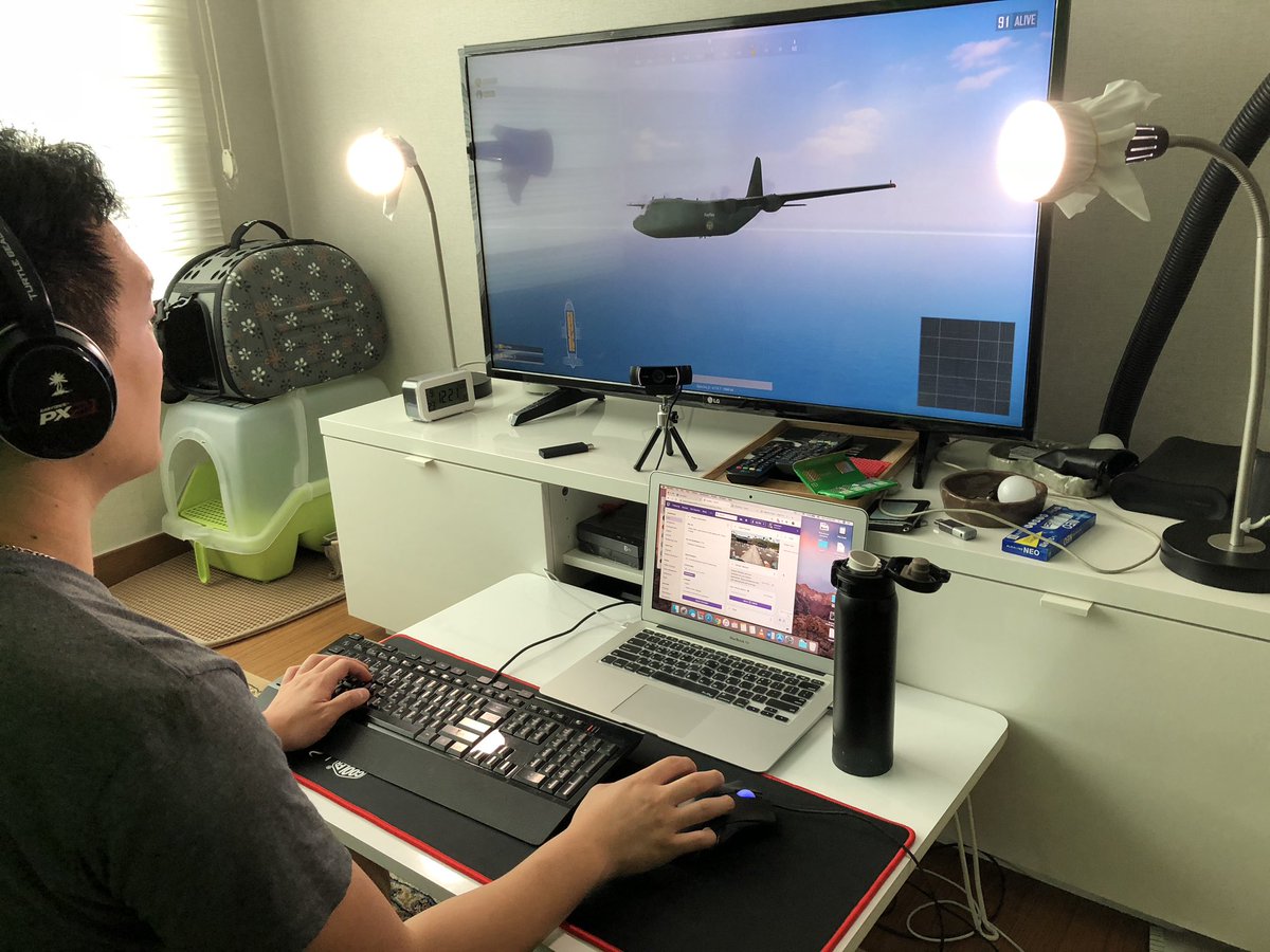 cheemeck's tweet image. Had some free time so I jumped on PUBG. Come say hi!  twitch.tv/cheemeck @ShareyourTwitch @GSC_Social @TwitchTVGaming  

Retweets appreciated!! 

#twitchkittens #pubg #twitch