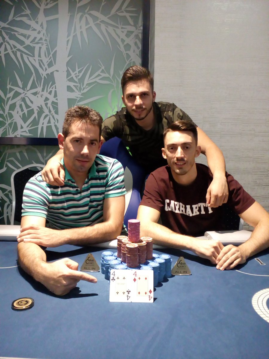 CasinoLaMancha's tweet photo. Finalmente el gran @JOSAKA44 se hace con la victoria en nuestro #EspecialFS con Toti cómo segundo clasificado.
Muchas gracias a todos por el ambientazo que hemos tenido y por la acogida de un torneo que promete volver pronto... https://t.co/2OmXUznPlM