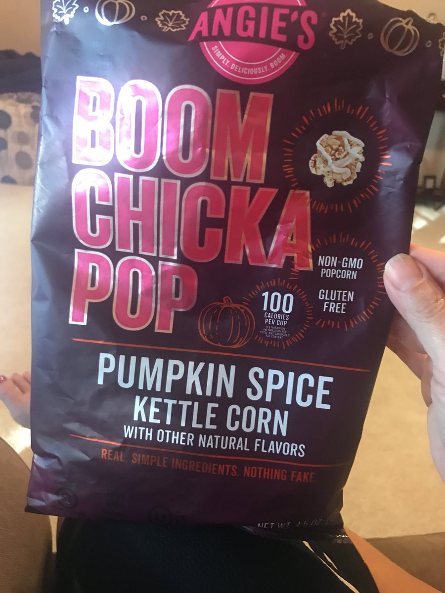 lisaweaver1991's tweet photo. Ok people it’s officially fall! https://t.co/js8GMn49RO