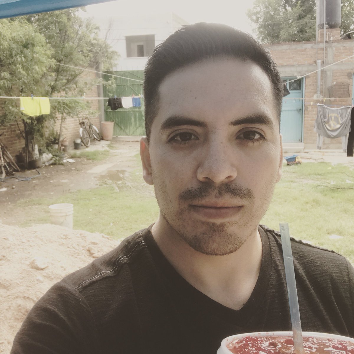 Buena tarde visitando a un amigo hace unos días con todo y calzones la foto haha