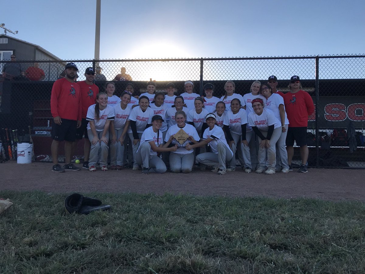 eddiekyle15's tweet photo. 2018 Central Missouri Tournament CHAMPS! Awesome weekend for the Lady Mustangs! #MCR1Pride @MCR1Mustangs @MC__athletics https://t.co/RrpiZ7QveM