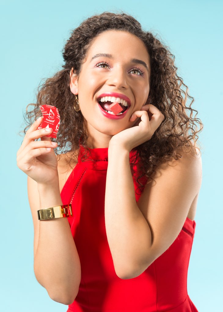 angelemarie_'s tweet photo. At first glance it looks like @CocaCola might’ve been the product. Cokes my favorite soda tooo so it’s a win win either way 😍❣️ @CocaCola #letmemodelforyou #letsshootcommerials #actorslife #commercialmodel #printmodel #smiles #favsoda #favcandy 💫✨ https://t.co/SXHgUksgBz