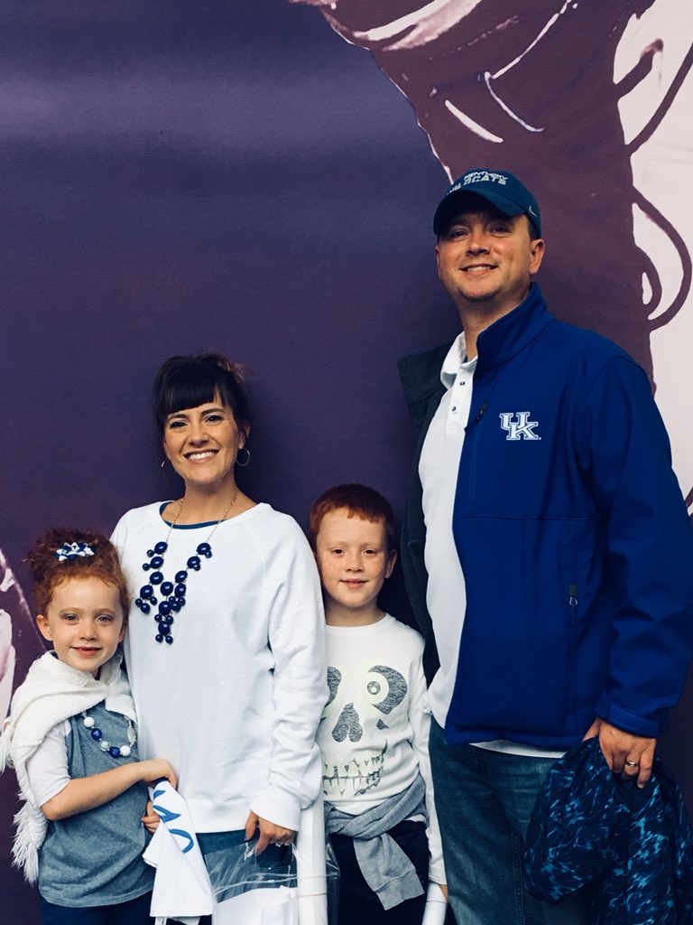 kmdurbin35's tweet photo. #WeAreUK https://t.co/uP5lKQrgXS
