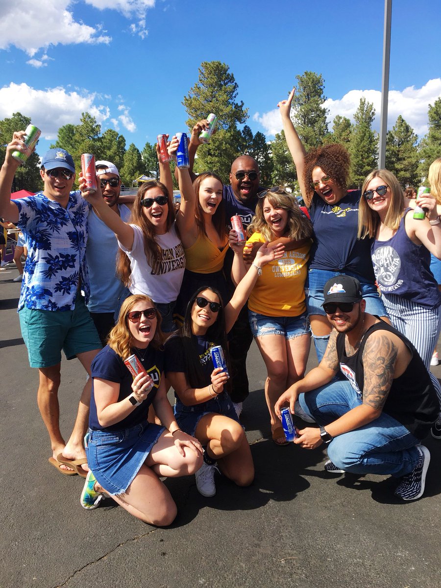 We had a great time KICKING off tailgate season with kickstart and these AMAZING chapters!!🏈
#greeklife #fijinau