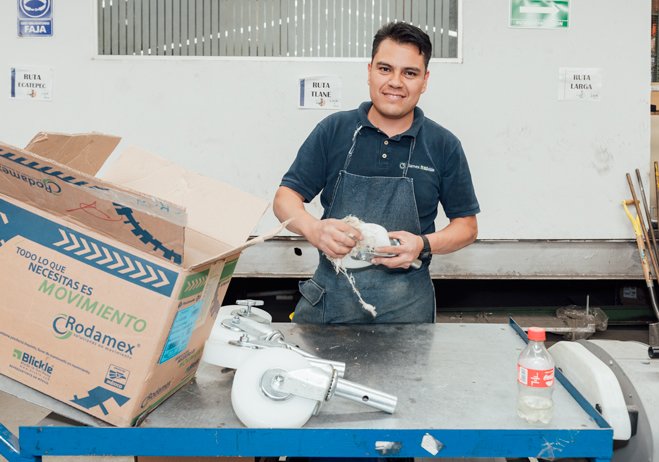 ExpansionMx's tweet photo. GALERÍA Gracias al impulso de Bimbo, #Rodamex logró convertiste en una empresa proveedora exitosa. Búscalo en @manufacturaGE #LosMejoresProveedores https://t.co/R0JWOql7ek https://t.co/lnxd9BTpPr