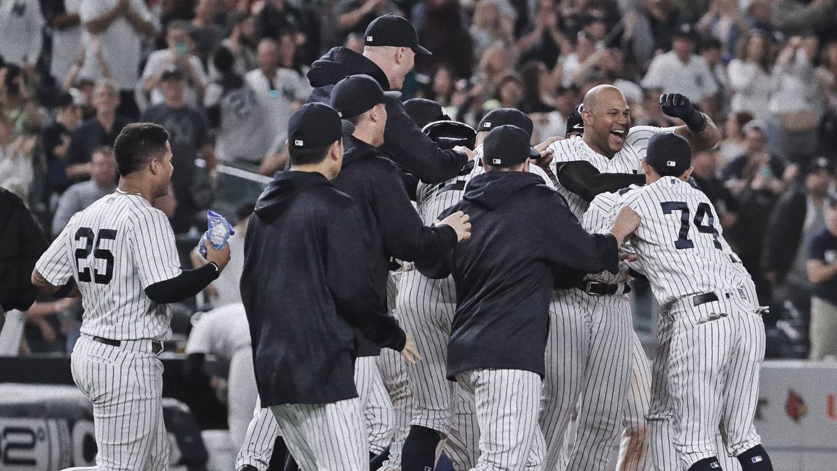 Yankees's tweet photo. Fall is in the air. https://t.co/nxbRWEsKxZ