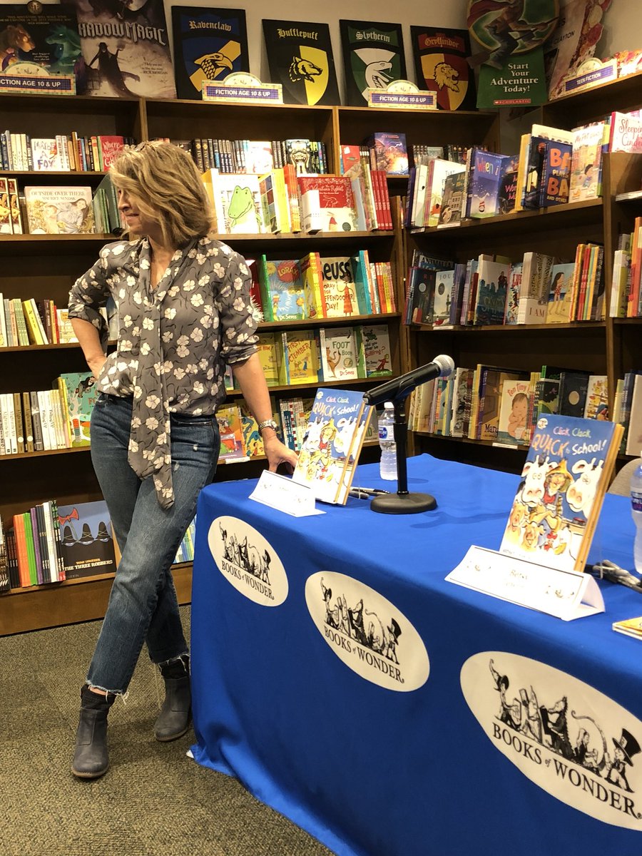 haleyeneil's tweet photo. “You just don’t realize what’s building around you when you’re in it.”-@doreencronin1
“You’re not going to give up. And DON’T.”- #betsylewin
Absolutely inspiring book event at @BooksofWonder with the incredible team behind the Click Clack series!!! https://t.co/weMVgwSklD
