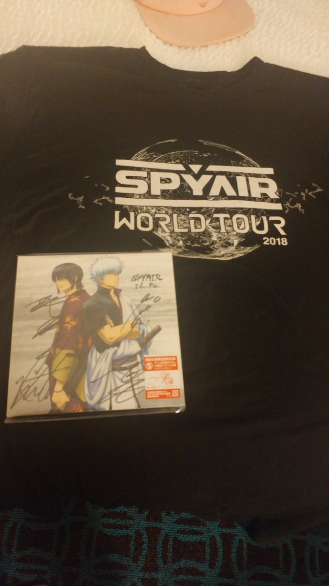 J Kun A Twitter Met Spyair Yesterday And Got Their Autograph On My Cd As Well As An Awesome World Tour Shirt And A Button Set Atlanta Is Their First Stop