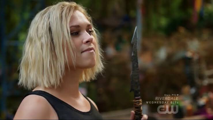 the100sky's tweet photo. who are                            i'm you
  you?                              but stronger https://t.co/RD3uzMp26f