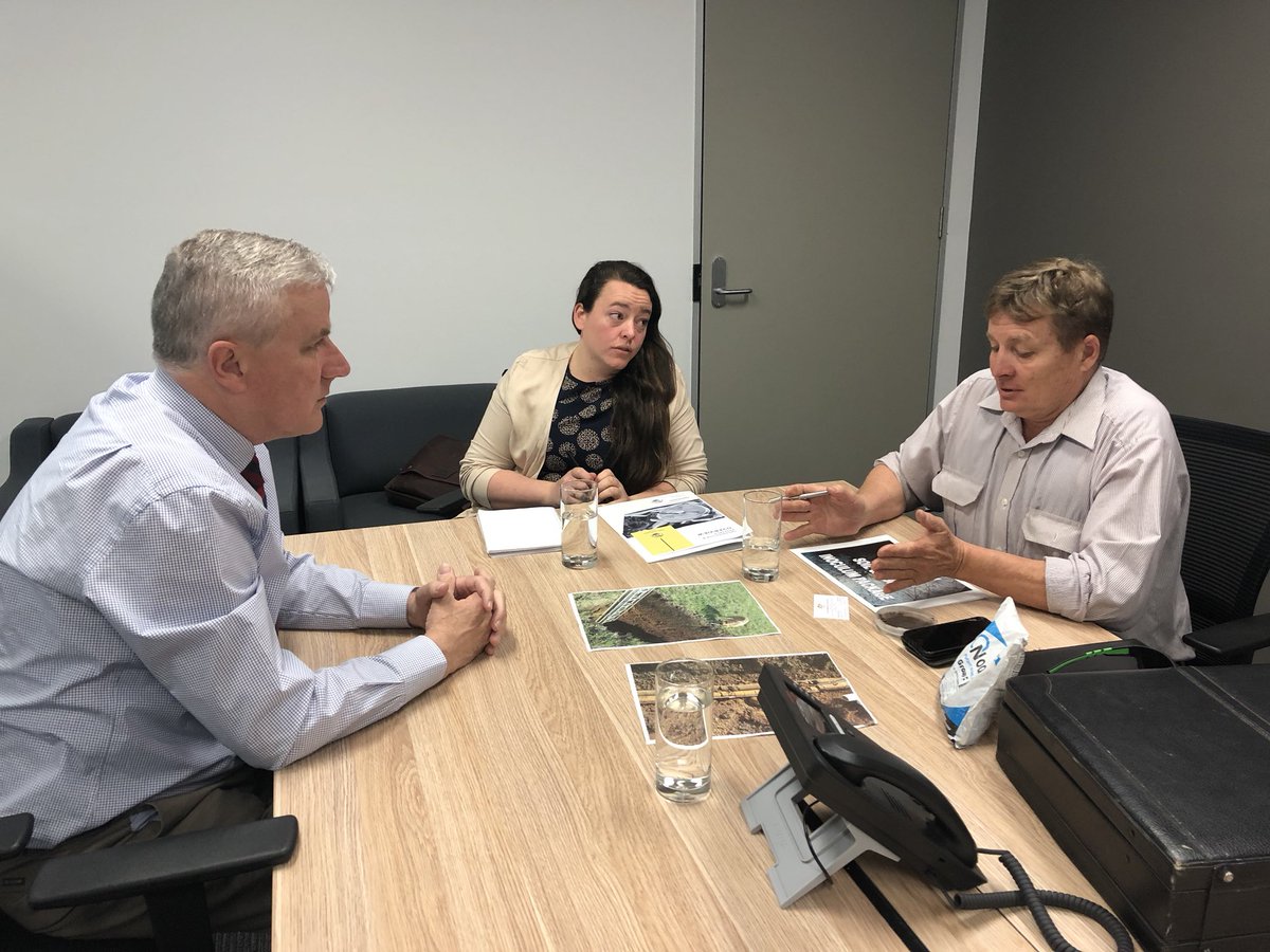 Productive Sunday morning meetings in @VisitParkes with @Parkes_Council Mayor Ken Keith and @TeganNock of #BoganGate and @soilcquest agronomist Guy Webb.